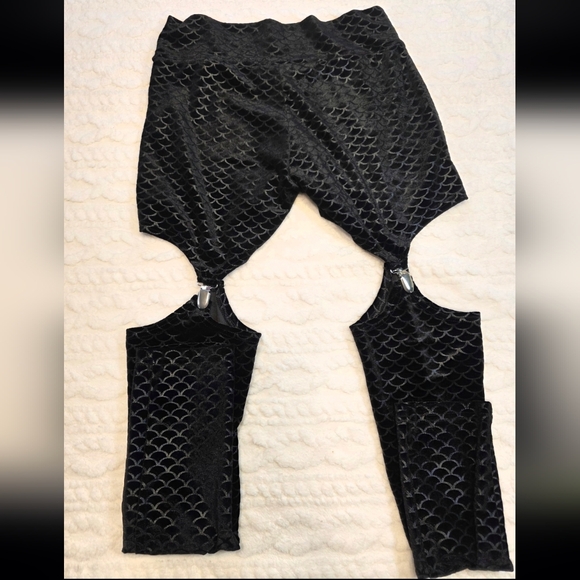 Killstar Black Velvet Garter Pants | Size M | Goth Alt Mermaid - Picture 3 of 6